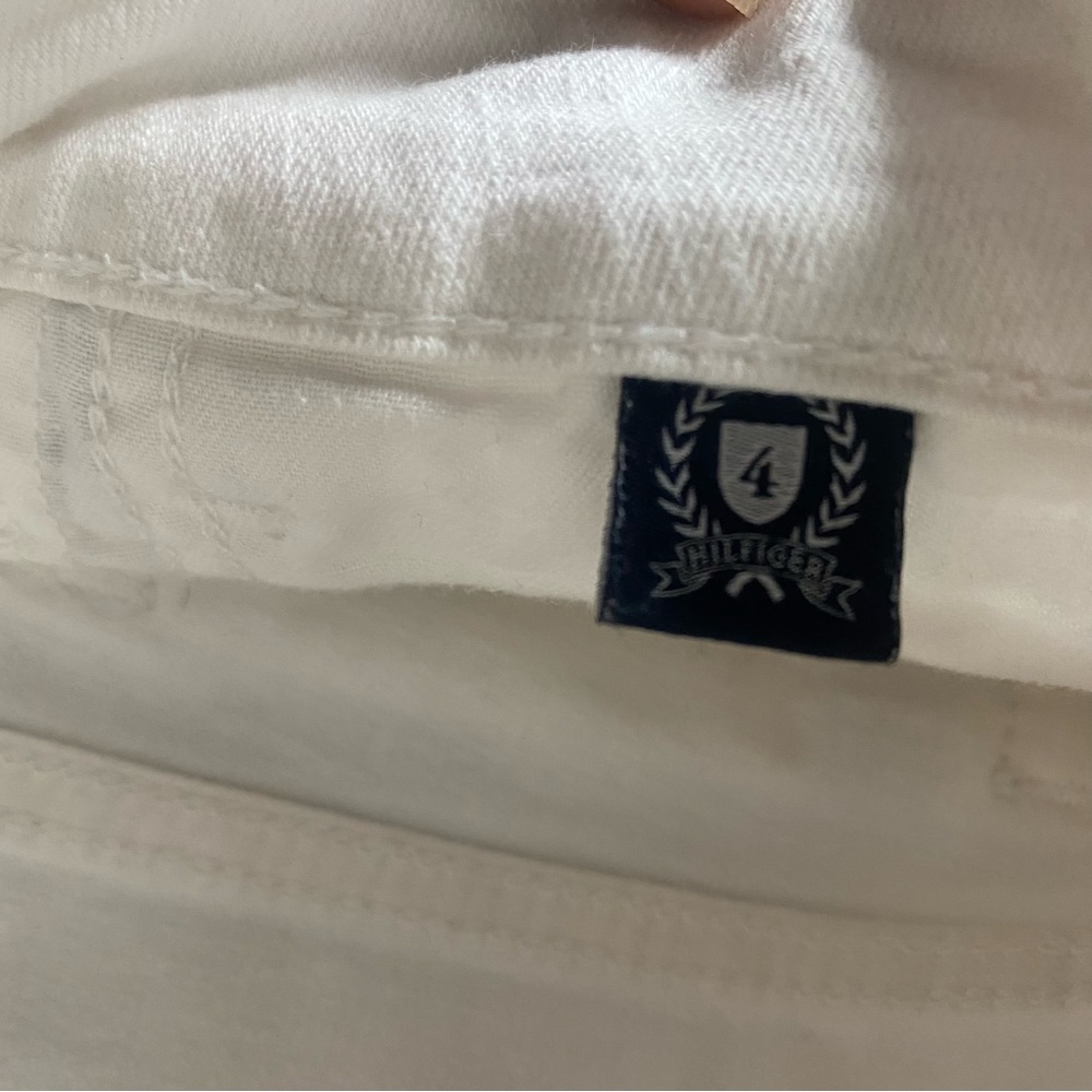 Tommy Hilfiger White Bermuda Shorts Classic Design - Picture 6 of 9